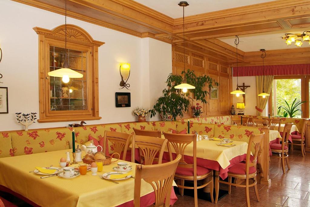 Hotel Gasthof Jaegerhaus Sankt Peter Exterior photo
